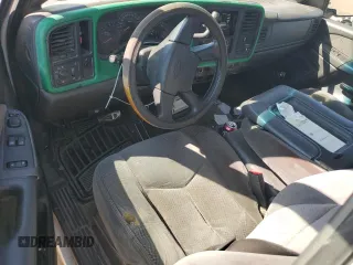 2003 Chevrolet Silverado 1500 with VIN 2GCEC19V031109634, listed as a Copart auction lot 70413734 with 392,365 mi miles and Salvage Title. Bid and sale history available at carsss.com. Image 8.