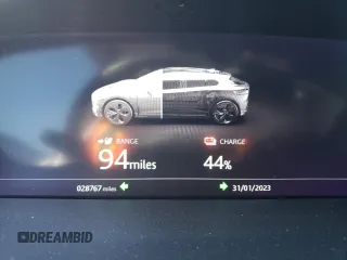 2019 Jaguar I-Pace S z VIN SADHB2S11K1F73993, wystawiony jako Copart lot #39519353 z przebiegiem 28 767 mil mil oraz . Historia ofert i sprzedaży dostępna na DreamBid. Obrazek 9.