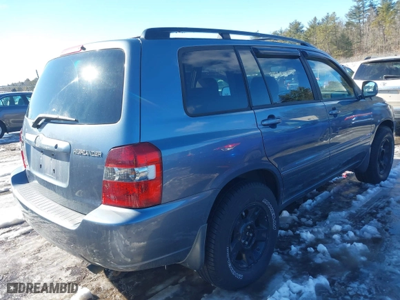 2006 Toyota Highlander w/3rd Row with VIN JTEEP21A760145674, listed as a IAAI auction lot 41567831 with 213,051 mi miles. Bid and sale history available at carsss.com. Image 4.