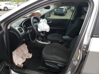 2018 Jeep Compass Sport с VIN 3C4NJDAB0JT100209, выставлен на аукционе Copart как лот 53946635 с пробегом 84 881 миль миль и Списание • Salvage title. История ставок и продаж доступна на DreamBid. Изображение 7.