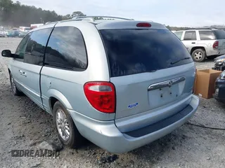 2001 Chrysler Town & Country Limited with VIN 2C8GP64L71R299459, listed as a IAAI auction lot 41715441 with 305,809 mi miles. Bid and sale history available at carsss.com. Image 3.