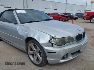 2006 BMW 3 Series 325Ci with VIN WBABW33416PX83768, listed as a IAAI auction lot 41753019 with 116,411 mi miles. Bid and sale history available at carsss.com. Image 6.