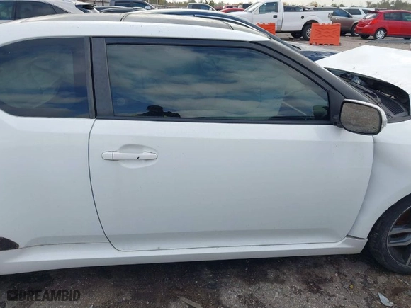 2014 Scion tC with VIN JTKJF5C7XE3073500, listed as a IAAI auction lot 41100111 with 1 mi miles. Bid and sale history available at carsss.com. Image 12.