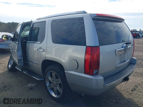 2010 Cadillac Escalade z VIN 1GYUCAEF9AR180758, wystawiony jako IAAI lot #41419380 z przebiegiem 201 784 mil mil oraz . Historia ofert i sprzedaży dostępna na DreamBid. Obrazek 3.