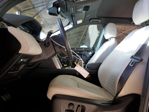 2023 Land Rover Discovery Sport SE with VIN SALCP2FX8PH333270, listed as a Copart auction lot 51149765 with 16,975 mi miles and Salvage Title. Bid and sale history available at DreamBid. Image 7.