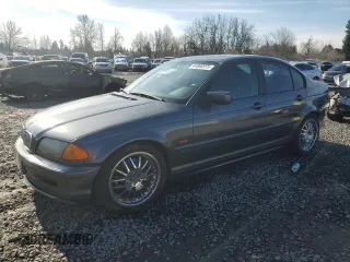 2001 BMW 3 Series 325i with VIN WBAAV33451FU97905, listed as a Copart auction lot 44808975 with 121,506 mi miles and Salvage Title. Bid and sale history available at carsss.com. Image 1.