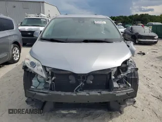 2018 Toyota Sienna XLE Auto Access Seat with VIN 5TDYZ3DC4JS903412, listed as a Copart auction lot 62653285 with 111,939 mi miles and Salvage title. Bid and sale history available at DreamBid. Image 5.