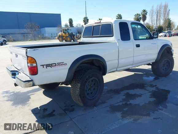 2003 Toyota Tacoma PreRunner with VIN 5TESN92N33Z185270, listed as a IAAI auction lot 41653969 with 357,016 mi miles. Bid and sale history available at carsss.com. Image 4.
