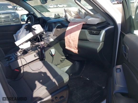 2020 Chevrolet Tahoe Commercial with VIN 1GNSKDEC2LR217697, listed as a IAAI auction lot 40815499 with 128,503 mi miles. Bid and sale history available at carsss.com. Image 5.