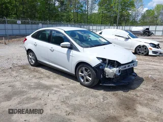 2014 Ford Focus SE with VIN 1FADP3F20EL265892, listed as a IAAI auction lot 41984052 with 86,865 mi miles. Bid and sale history available at carsss.com. Image 1.