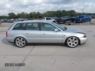 2000 Audi A4 с VIN WAUKH68D8YA046223, выставлен на аукционе IAAI как лот 41258422 с пробегом 287 598 миль миль и . История ставок и продаж доступна на DreamBid. Изображение 14.