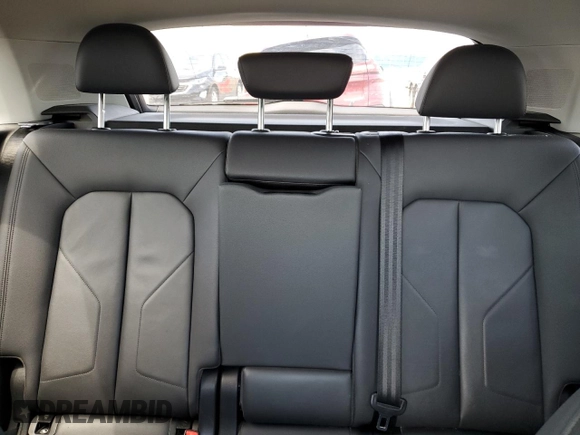 2020 Audi Q3 S line Premium Plus z VIN WA1EECF34L1094158, wystawiony jako Copart lot #64655465 z przebiegiem 93 101 mil mil oraz Czysty tytuł • Clean title. Historia ofert i sprzedaży dostępna na DreamBid. Obrazek 10.