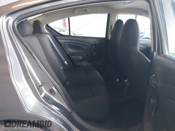 2016 Nissan Versa S z VIN 3N1CN7AP4GL902783, wystawiony jako IAAI lot #42128197 z przebiegiem 116 847 mil mil oraz . Historia ofert i sprzedaży dostępna na DreamBid. Obrazek 8.