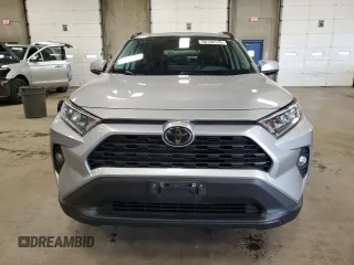 2021 Toyota RAV4 XLE Premium with VIN 2T3A1RFV3MC155735, listed as a Copart auction lot 58738135 with 87,685 mi miles and Salvage title. Bid and sale history available at DreamBid. Image 5.