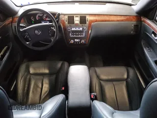 2009 Cadillac DTS Professional Limousine z VIN 1GEEK90Y49U550082, wystawiony jako Copart lot #44596105 z przebiegiem 53 866 mil mil oraz Czysty tytuł • Clean title. Historia ofert i sprzedaży dostępna na DreamBid. Obrazek 8.