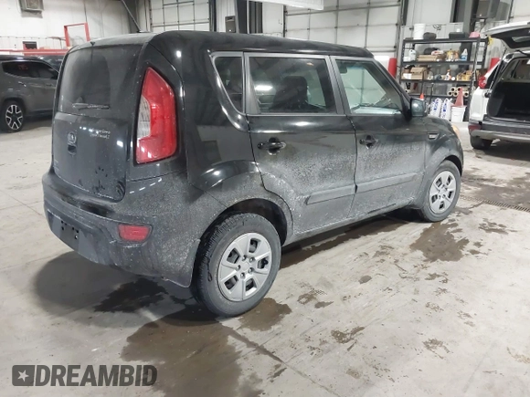 2013 Kia Soul with VIN KNDJT2A58D7773703, listed as a IAAI auction lot 41628420 with 100,301 mi miles. Bid and sale history available at carsss.com. Image 4.