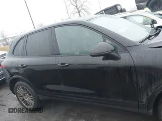 2018 Porsche Cayenne z VIN WP1AA2A26JKA04958, wystawiony jako IAAI lot #41477256 z przebiegiem 82 395 mil mil oraz . Historia ofert i sprzedaży dostępna na DreamBid. Obrazek 13.