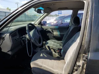 1998 Volkswagen Jetta TDI z VIN 3VWRF81H7WM228525, wystawiony jako Copart lot #65629323 z przebiegiem Nie podano mil oraz Szkoda całkowita • Salvage title. Historia ofert i sprzedaży dostępna na DreamBid. Obrazek 7.