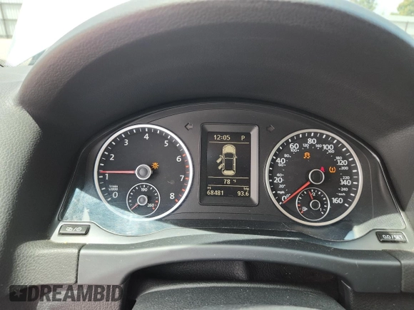 2014 Volkswagen Tiguan SE with VIN WVGAV3AX3EW590861, listed as a Copart auction lot 58517535 with 68,481 mi miles and Salvage title. Bid and sale history available at DreamBid. Image 9.