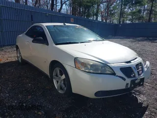 2008 Pontiac G6 GT with VIN 1G2ZH36N784302785, listed as a IAAI auction lot 41985876 with 164,853 mi miles. Bid and sale history available at carsss.com. Image 1.