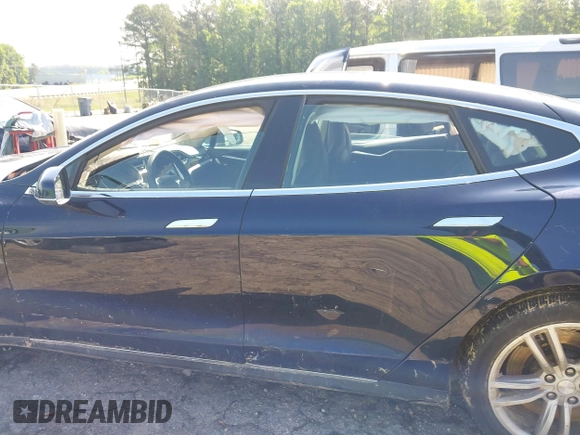 2014 Tesla Model S 60 с VIN 5YJSA1H14EFP44251, выставлен на аукционе IAAI как лот 42267250 с пробегом 60 560 миль миль и . История ставок и продаж доступна на DreamBid. Изображение 15.
