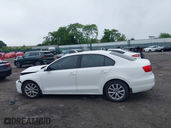 2012 Volkswagen Jetta SE with VIN 3VWDP7AJ8CM396562, listed as a IAAI auction lot 42523926 with Not provided miles and . Bid and sale history available at DreamBid. Image 15.