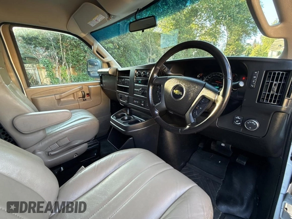 2023 Chevrolet Express Cargo с VIN 1GCWGAFP4P1176442, выставлен на аукционе Copart как лот 65481025 с пробегом 42 680 миль миль и Списание • Salvage title. История ставок и продаж доступна на DreamBid. Изображение 9.
