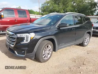 2023 GMC Terrain SLT z VIN 3GKALVEG5PL191771, wystawiony jako IAAI lot #42543485 z przebiegiem 50 250 mil mil oraz . Historia ofert i sprzedaży dostępna na DreamBid. Obrazek 2.