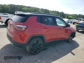 2020 Jeep Compass Latitude with VIN 3C4NJCBB0LT129253, listed as a Copart auction lot 57037305 with 136,006 mi miles and Salvage title. Bid and sale history available at DreamBid. Image 3.