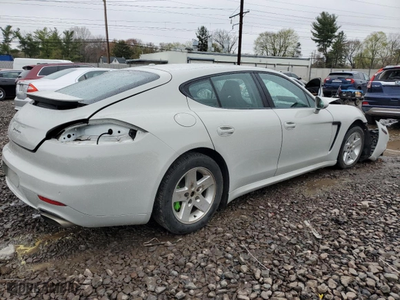 2015 Porsche Panamera 4 with VIN WP0AA2A72FL000789, listed as a Copart auction lot 51923145 with NaN miles and Salvage Title. Bid and sale history available at carsss.com. Image 3.