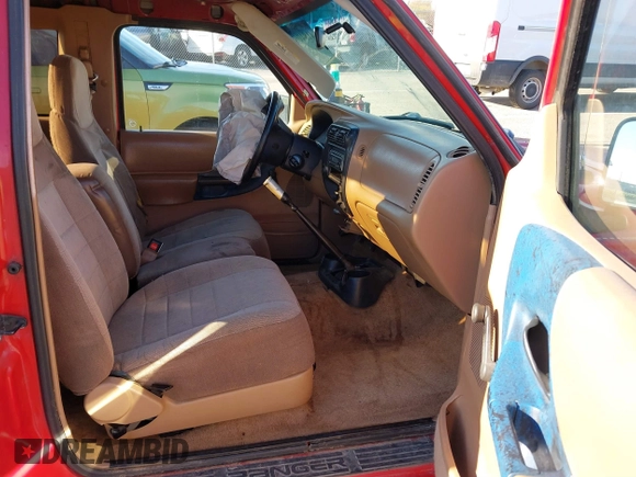 1996 Ford Ranger XL z VIN 1FTCR14A2TPA16367, wystawiony jako IAAI lot #41840619 z przebiegiem 173 390 mil mil oraz . Historia ofert i sprzedaży dostępna na DreamBid. Obrazek 5.