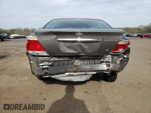 2006 Toyota Camry LE z VIN 4T1BF30K46U628070, wystawiony jako Copart lot #54582755 z przebiegiem 278 805 mil mil oraz Szkoda całkowita • Salvage title. Historia ofert i sprzedaży dostępna na DreamBid. Obrazek 6.