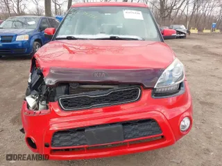 2013 Kia Soul + with VIN KNDJT2A6XD7508063, listed as a IAAI auction lot 41575338 with 91,319 mi miles. Bid and sale history available at carsss.com. Image 12.
