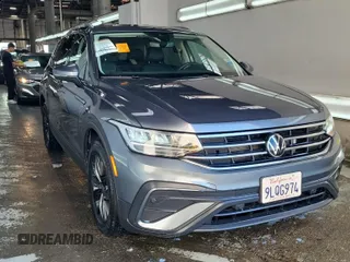 2024 Volkswagen Tiguan SE with VIN 3VV3B7AX8RM107014, listed as a IAAI auction lot 42734341 with 27,789 mi miles and . Bid and sale history available at DreamBid. Image 50.