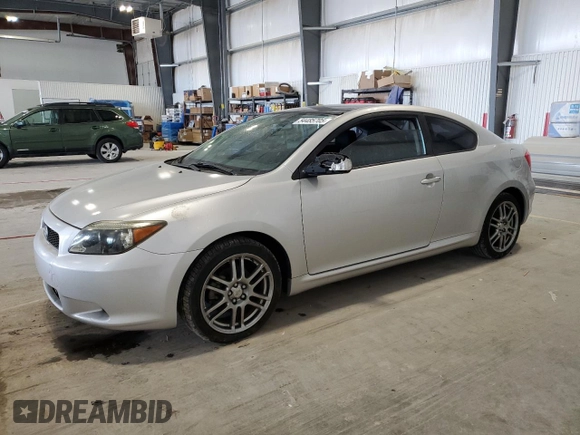 2006 Scion tC z VIN JTKDE167760090455, wystawiony jako Copart lot #54485705 z przebiegiem 161 510 mil mil oraz Szkoda całkowita • Salvage title. Historia ofert i sprzedaży dostępna na DreamBid. Obrazek 1.