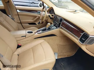 2013 Porsche Panamera with VIN WP0AA2A72DL014124, listed as a IAAI auction lot 42115410 with 184,206 mi miles. Bid and sale history available at carsss.com. Image 5.