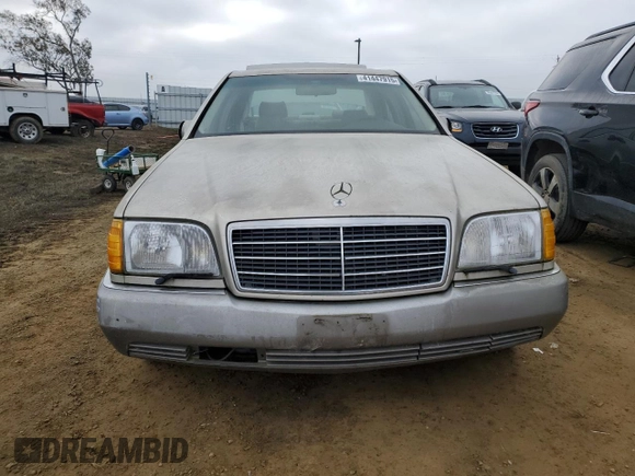1992 Mercedes-Benz S 320 z VIN WDBGA32E0NA072676, wystawiony jako Copart lot #41447915 z przebiegiem 152 989 mil mil oraz Czysty tytuł • Clean title. Historia ofert i sprzedaży dostępna na DreamBid. Obrazek 5.