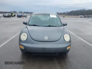 2004 Volkswagen New Beetle Coupe GL with VIN 3VWBK21C34M400724, listed as a IAAI auction lot 41658126 with 150,150 mi miles. Bid and sale history available at carsss.com. Image 6.