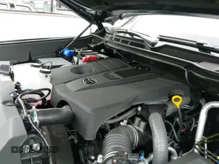 2025 Toyota Tundra SR с VIN 5TFLA5AB3SX045547, выставлен на аукционе IAAI как лот 42381314 с пробегом 1 200 миль миль и . История ставок и продаж доступна на DreamBid. Изображение 19.