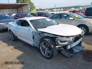 2017 Chevrolet Camaro 1LT z VIN 1G1FB1RS7H0147497, wystawiony jako IAAI lot #40120088 z przebiegiem 50 022 mil mil oraz . Historia ofert i sprzedaży dostępna na DreamBid. Obrazek 1.