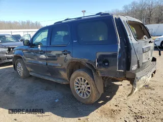 2007 GMC Yukon SLE with VIN 1GKFK13017J148978, listed as a Copart auction lot 89213835 with 192,769 mi miles and Salvage Title. Bid and sale history available at carsss.com. Image 2.