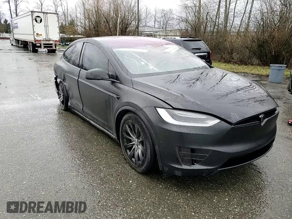 2017 Tesla Model X 90D z VIN 5YJXCBE2XHF078598, wystawiony jako Copart lot #46751395 z przebiegiem 58 115 mil mil oraz Szkody całkowita. Historia ofert i sprzedaży dostępna na DreamBid. Obrazek 12.