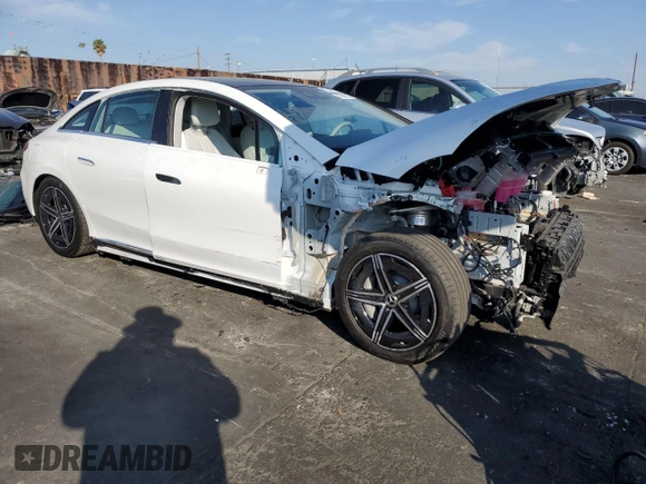 2023 Mercedes-Benz EQE 350+ z VIN W1KEG2BB0PF015574, wystawiony jako Copart lot #81789914 z przebiegiem 3 330 mil mil oraz Szkoda całkowita • Salvage title. Historia ofert i sprzedaży dostępna na DreamBid. Obrazek 4.