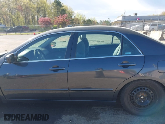 2005 Honda Accord EX z VIN 1HGCM56715A129743, wystawiony jako IAAI lot #42145886 z przebiegiem 203 762 mil mil oraz . Historia ofert i sprzedaży dostępna na DreamBid. Obrazek 14.