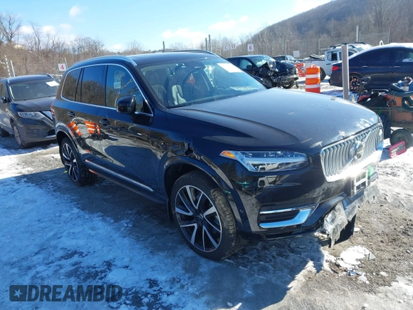 2024 Volvo XC90 Plus Bright Theme with VIN YV4062PE9R1172236, listed as a IAAI auction lot 41246801 with 9,673 mi miles. Bid and sale history available at carsss.com. Image 1.