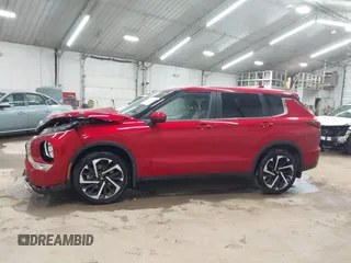 2023 Mitsubishi Outlander SE z VIN JA4J4UA86PZ048784, wystawiony jako IAAI lot #42133838 z przebiegiem 10 680 mil mil oraz . Historia ofert i sprzedaży dostępna na DreamBid. Obrazek 14.