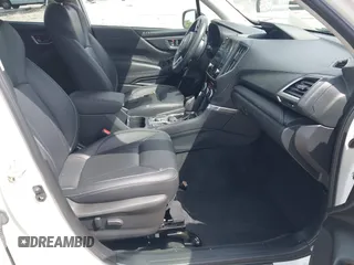 2021 Subaru Forester Touring with VIN JF2SKAXC8MH574427, listed as a IAAI auction lot 42529701 with 11,409 mi miles and . Bid and sale history available at DreamBid. Image 5.