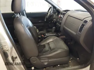 2008 Ford Escape Limited with VIN 1FMCU94178KB34007, listed as a IAAI auction lot 41977959 with 173,648 mi miles. Bid and sale history available at carsss.com. Image 5.