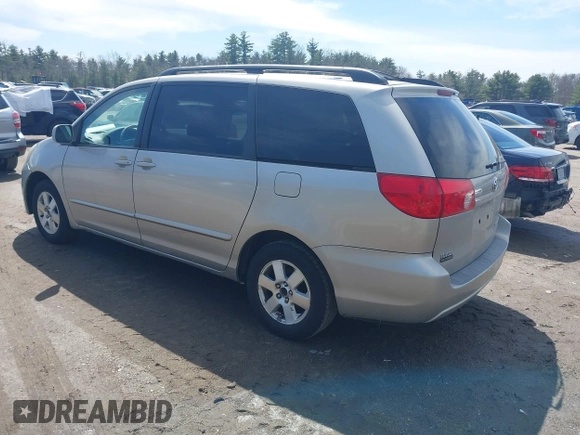 2008 Toyota Sienna XLE with VIN 5TDZK22C18S178979, listed as a IAAI auction lot 42024980 with 202,865 mi miles. Bid and sale history available at carsss.com. Image 3.