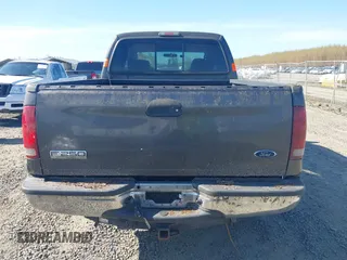 2006 Ford F-250 XL z VIN 1FTSW21P16ED75714, wystawiony jako IAAI lot #42029148 z przebiegiem Nie podano mil oraz . Historia ofert i sprzedaży dostępna na DreamBid. Obrazek 16.